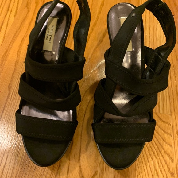 Black Vera Wang heels - Picture 1 of 3
